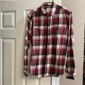 American Eagle Outfitters Red and Black Plaid Flannel Shirt SzM